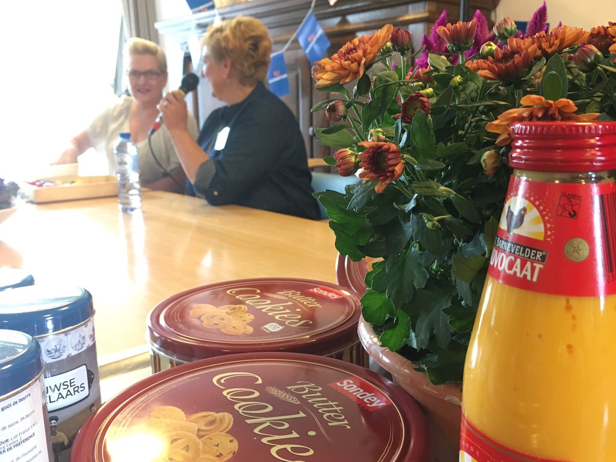 judithtollig's tweet photo. Met @woonpartners de wijk in. Samen met onze huurders bingo #Helmond #dezorgboog #moeraseik https://t.co/ehqAhLsFnq