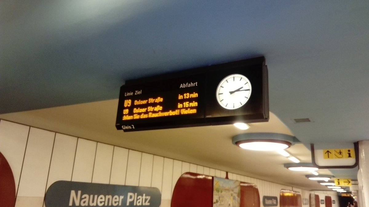 BDWeissberg's tweet photo. @BVG_Ubahn nicht schon wieder, da ist der Wetterbericht zuverlässiger https://t.co/kP3bOBEBR0