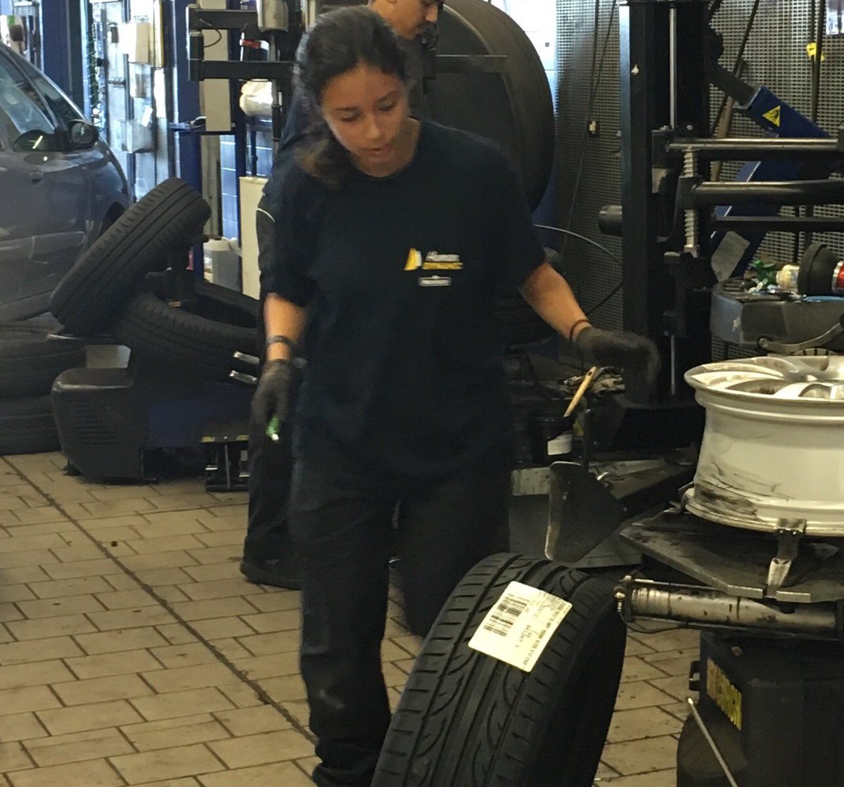 Gaius6's tweet photo. Nous accueillons Solène qui fait une école d'ingénieur pour son stage en entreprise #aupluspresduterrain #Norautonice https://t.co/RVCr8aC8De