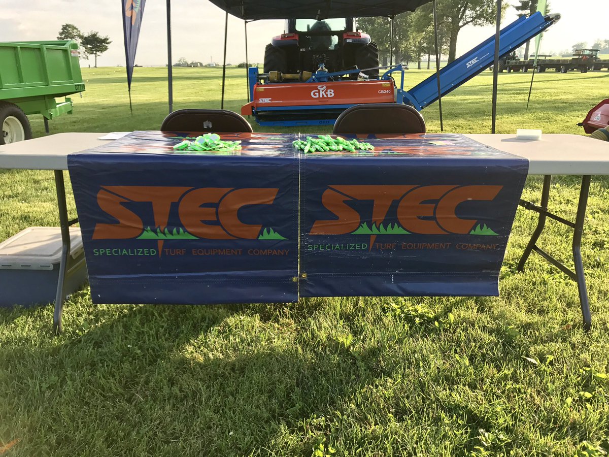 cliffwstewart's tweet photo. Back in my old hometown of Lexington, KY for the UK Field Day. The Blig Blue Nation doesn't disappoint! @STEC_Equipment @UKTurf #greathost https://t.co/hVvTOe5atF