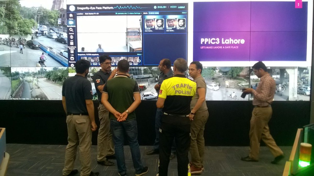 PSCAsafecities's tweet image. Turkish SP Traffic, Mr. Muslim Apaydin visits #PPIC3 and discusses #IntelligentTrafficManagementSystem with #PCOs and #CTP Officers. #PSCA