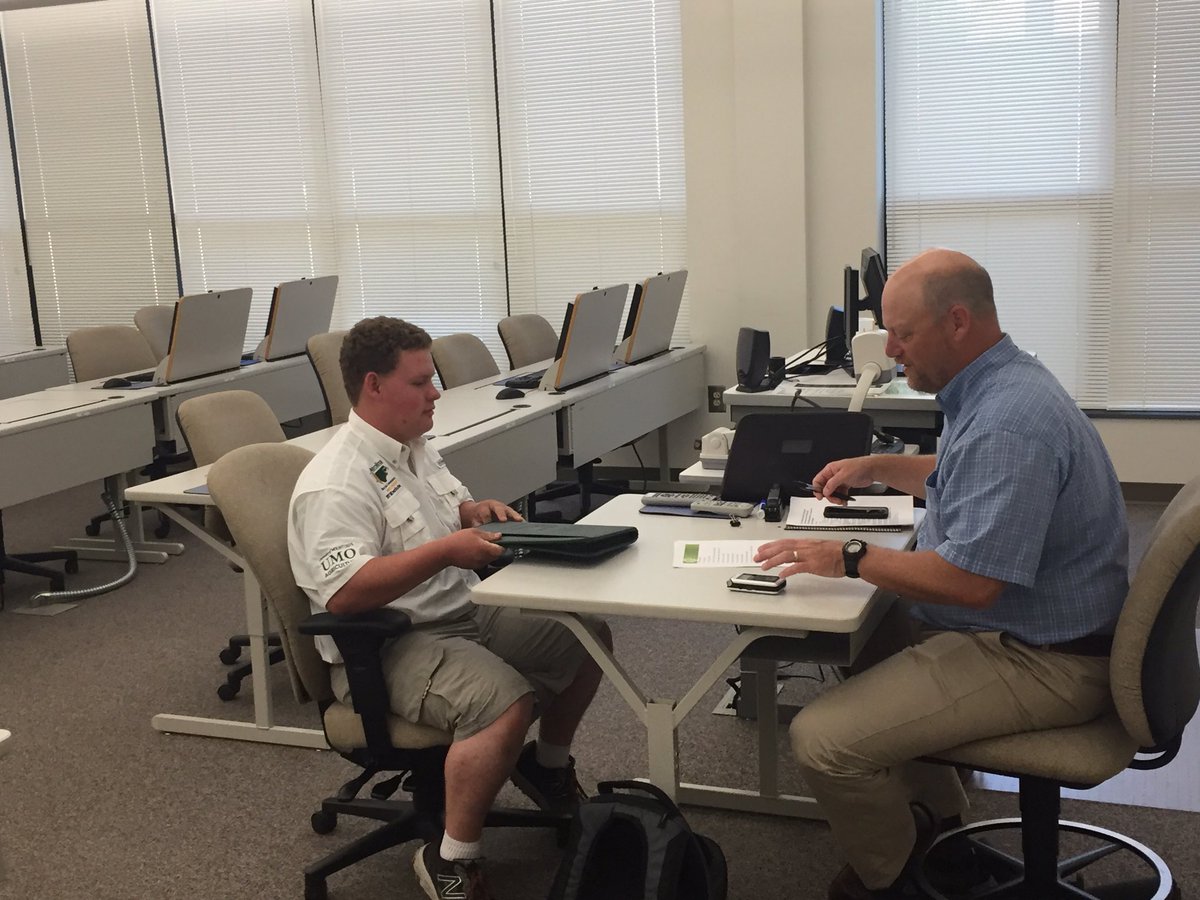 UMOAgriculture's tweet photo. Thanks @mattbrechwald for taking time to talk with 4 of the #TTFCSAEInstitute2017 students about their SAEs for #OffFarmIncome https://t.co/IGANTf5fmo