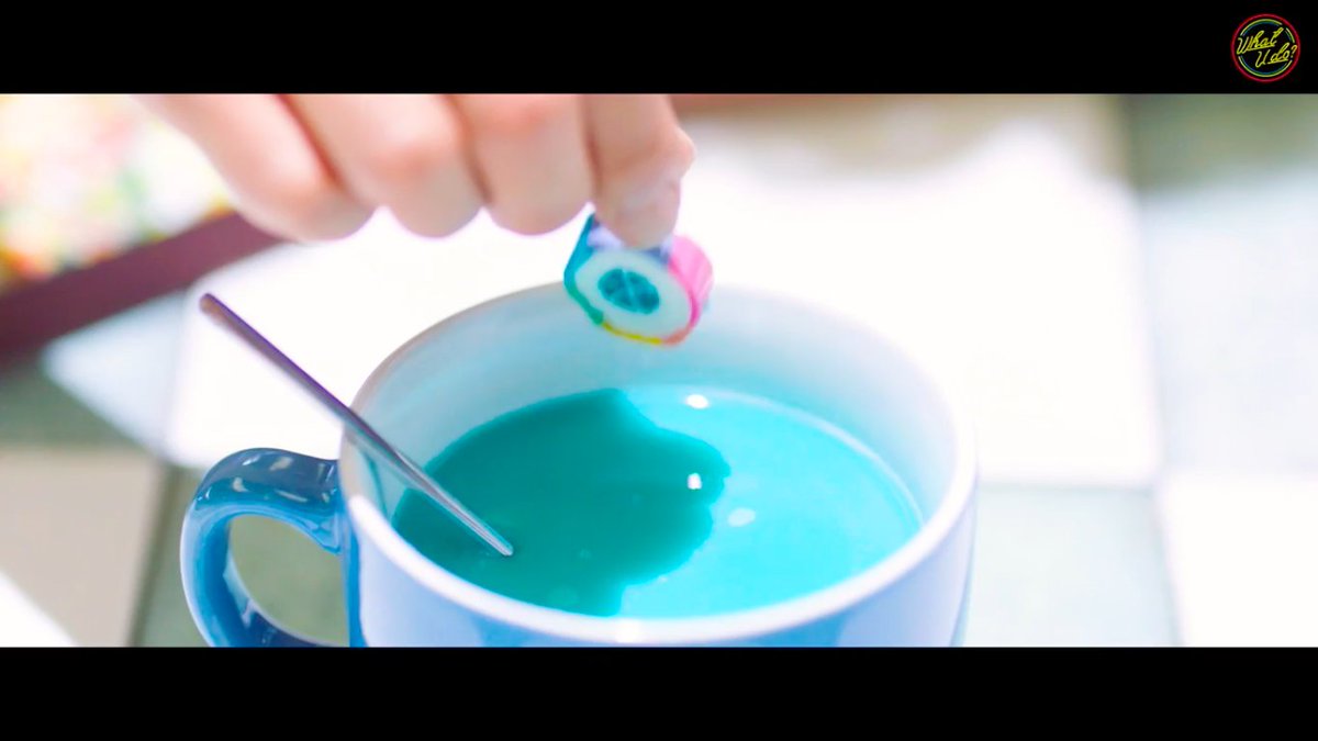 kyungsoo_stan's tweet photo. The candy that Suho dropped on his drink has an EXO logo HE DID THAT ❤ https://t.co/oaoaPdul24