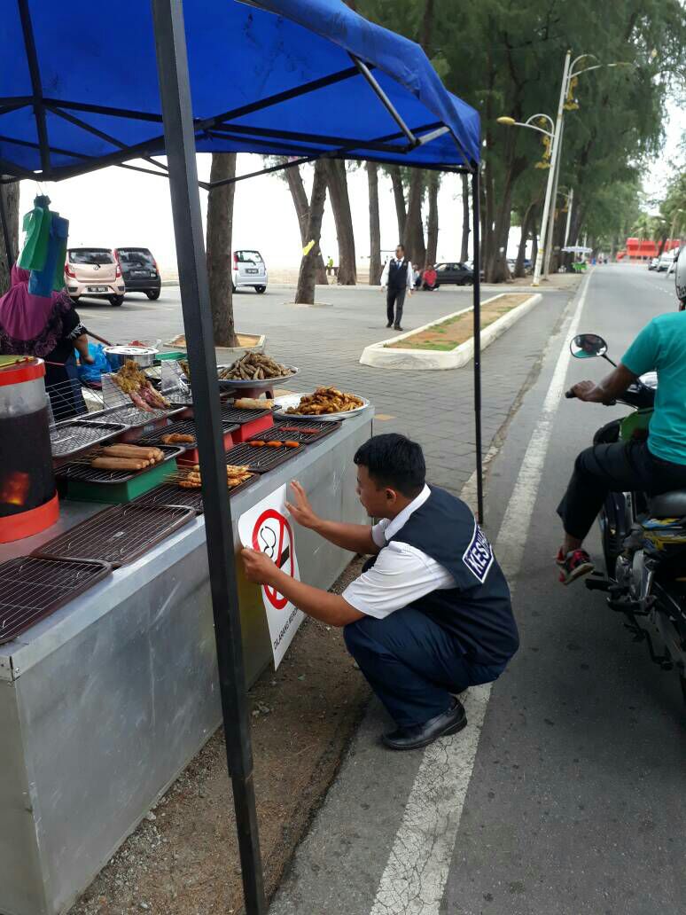 Car_list's tweet photo. Peringatan... Larangan mengisap rokok di Batu Buruk dah bermula hari ni.. https://t.co/UUGIilTHIs