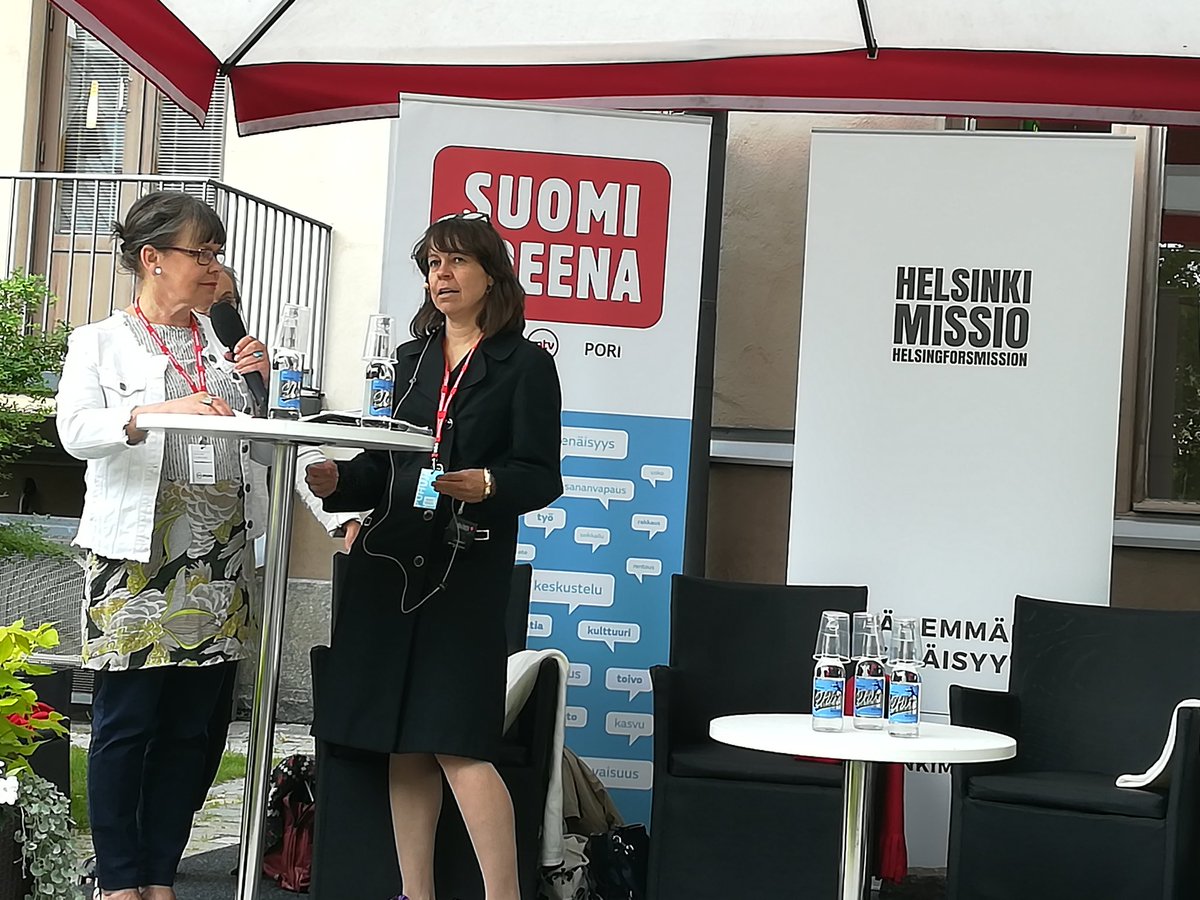 hannafalk2's tweet photo. Sosiaalisen kanssakäymisen kynnystä pitäisi madaltaa, naapurusto tutuksi sanoo @pauliinaseppala #digikummi #vähemmänyksinäisyyttä https://t.co/0J3tsfJi7d