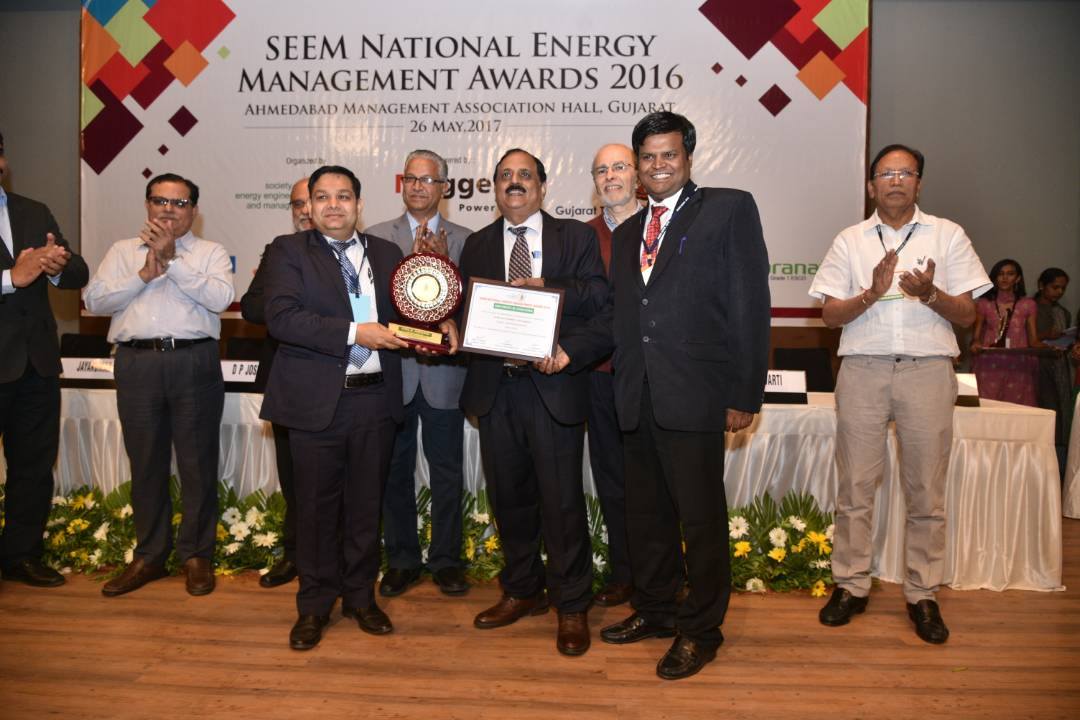 <a href="/sindhujacbajpai/">S C BAJPAI</a> Ordnance Factory Board's production unit at Varangaon has received best  performing industry award