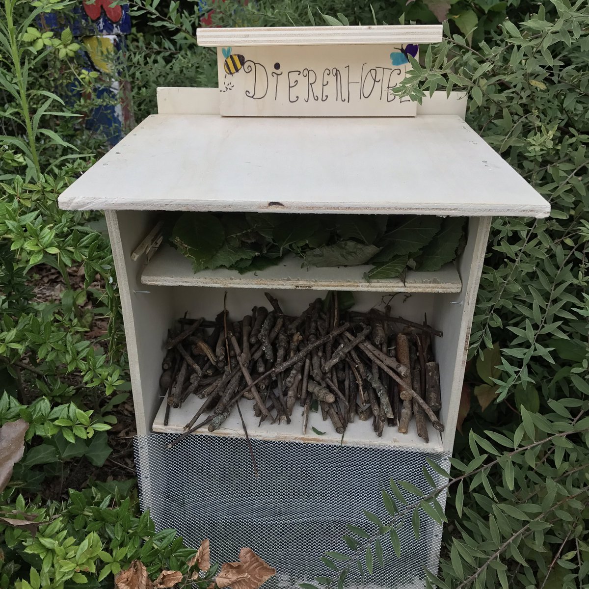 Ons eerste dierenhotel is geopend <a href="/DanenB/">B.</a> @skbo_oss Wie zijn de eerste gasten ??