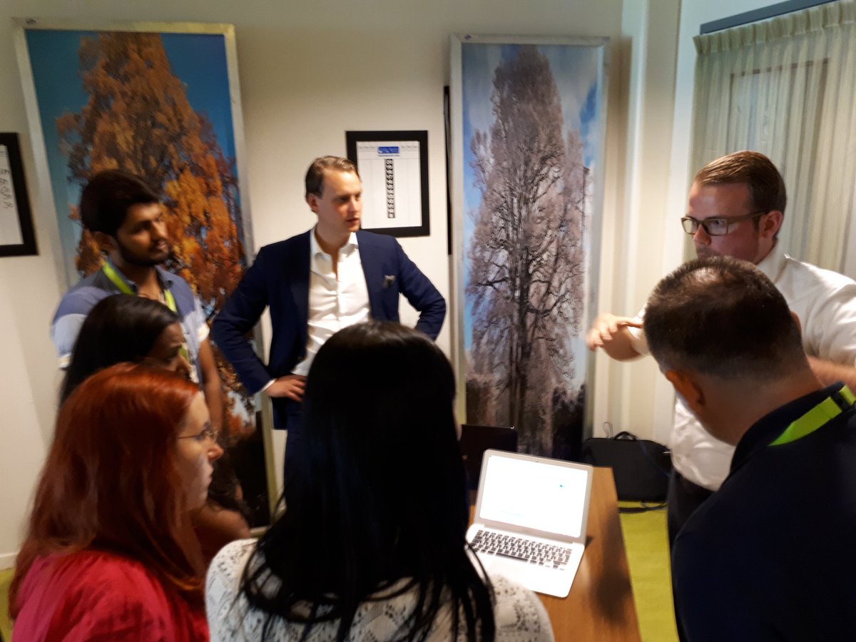 GebiedscooperWK's tweet photo. Inspirerende presentaties en pitches over de werking van coöperaties in Noord-Nederland! #IASC2017 @HanzeOndernemen @Gaveborg https://t.co/81dHORo2Q2
