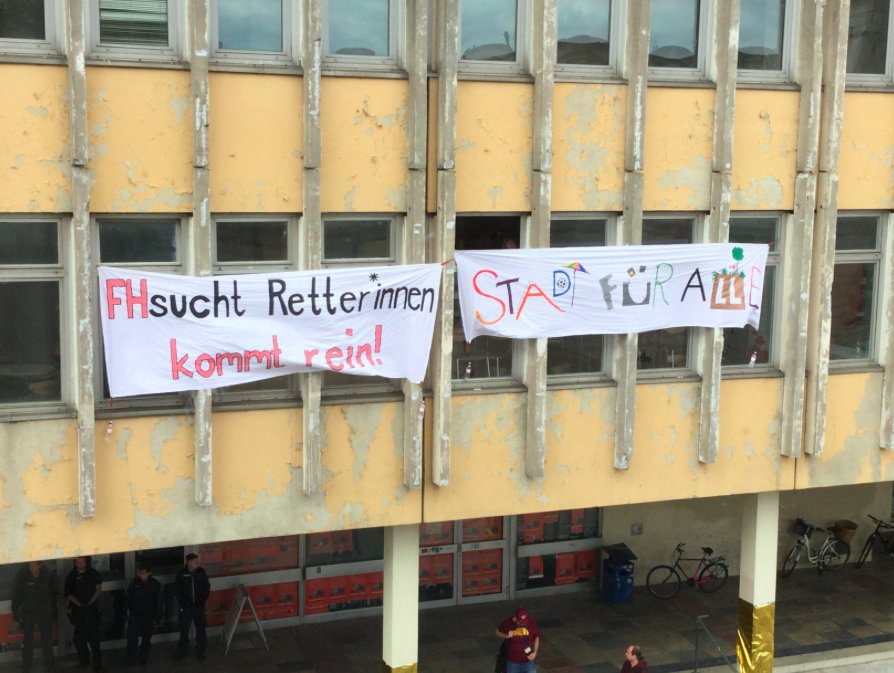 In Potsdam wurde ein Gebäude der FH besetzt! Geht vorbei &amp; solidarisiert euch mit <a href="/StehenLassen/">Bitte stehen lassen!</a>: bittestehenlassen.noblogs.org/post/2017/06/2…  #stadtfüralle