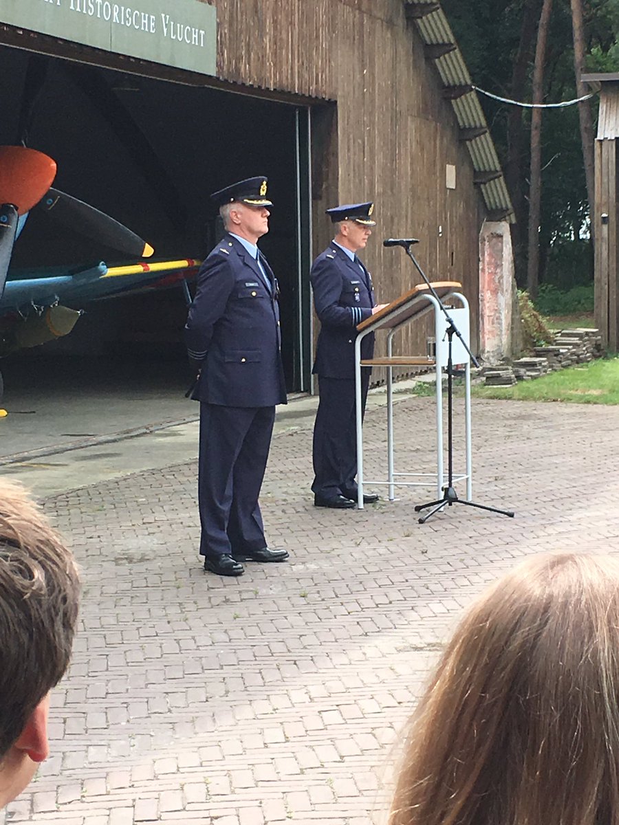 CDBBO's tweet photo. Aanvang commando-overdracht #DBBO Regio Zuid. Welkom door de aftredende commandant. https://t.co/NdodNkXy0y