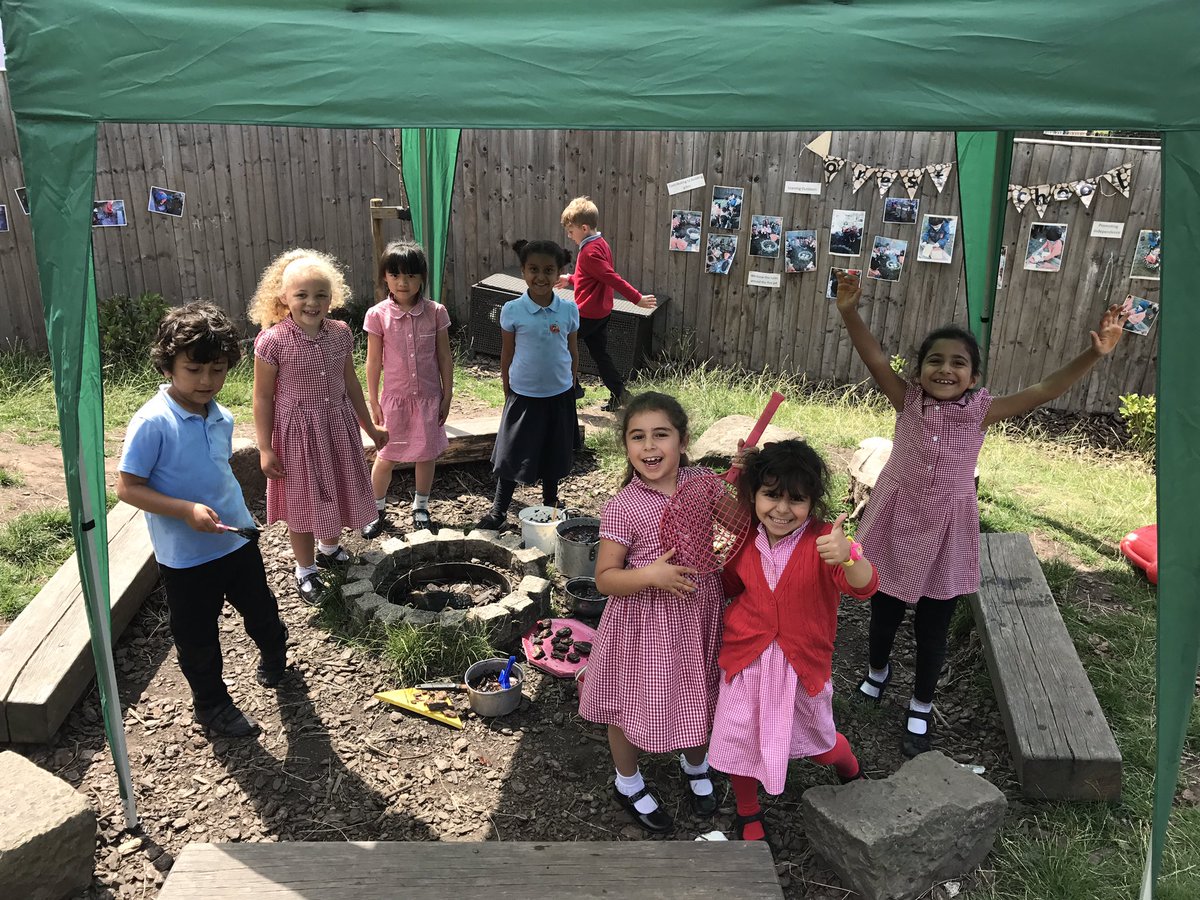 RecPleasant's tweet photo. @C1Pleasant enjoying some time in our outdoor area this afternoon during #EYFStransition @PleasantStPrim https://t.co/UvoIlmFne6