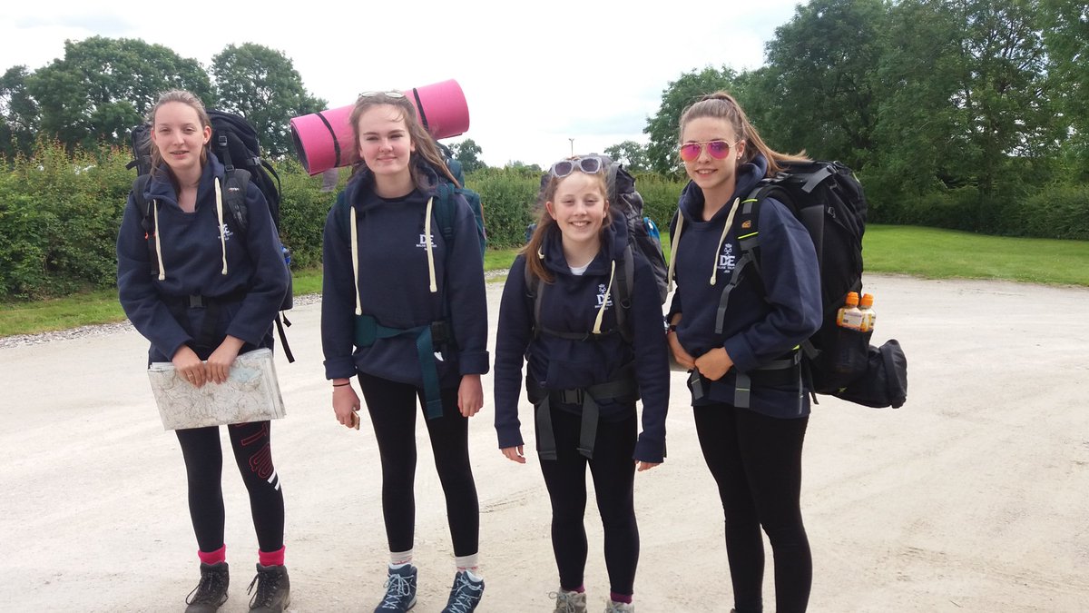 DofE_TDMS's tweet photo. Silver DofE underway...go girls! .@TDMS_Evesham .@northdofe .@TDMSRoboticsUK https://t.co/kSVwSf2isw