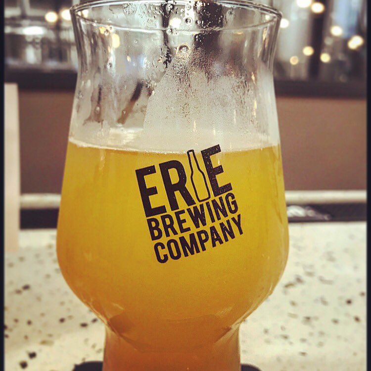 ErieBrewingCo's tweet photo. Feeling hazy on this rainy day. ⛈⚡️🔶
•
•
•
•
#eriebrewingco #erie #eriegram #hazeformation #dipa #hazy #pubandpie #pubexclusive https://t.co/zaQ46qOSOy
