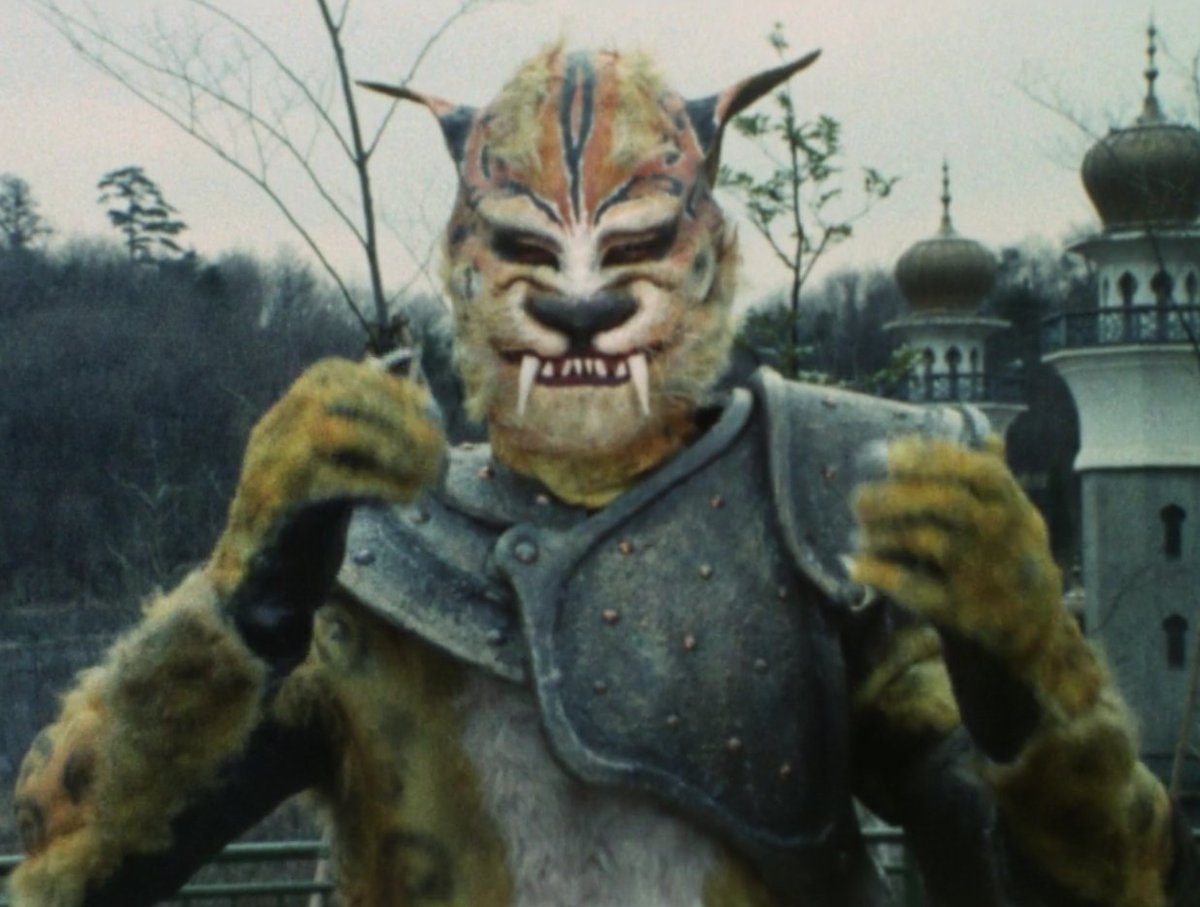 Ota Akio Sur Twitter 仮面ライダー53話 怪人ジャガーマン 決死のオートバイ戦 ジャガーモチーフのモフモフ系改造人間 J 歴代改造人間の中でも屈指の美系怪人 バランスと言い造形と言いカラーリングと言い実にお見事ですね