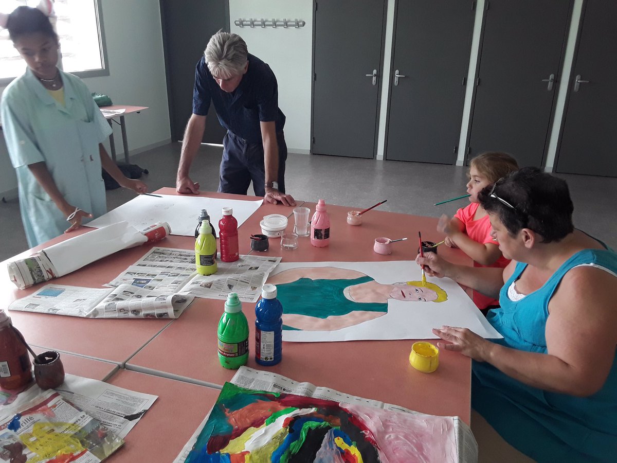 LaTribuKreativ's tweet photo. #Atelier à la #maisondequartier #GinetteLeroux #Trelaze #Angers #LaTribuKreativ https://t.co/lbcvDWN7OU