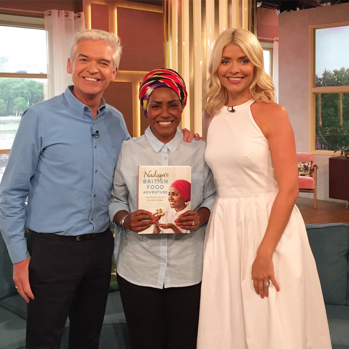 GabyYoung's tweet image. Out and about promoting #NadiyasBritishFoodAdventure with lovely @BegumNadiya today. Come and meet her at 6pm tonight @WaterstonesPicc 💕