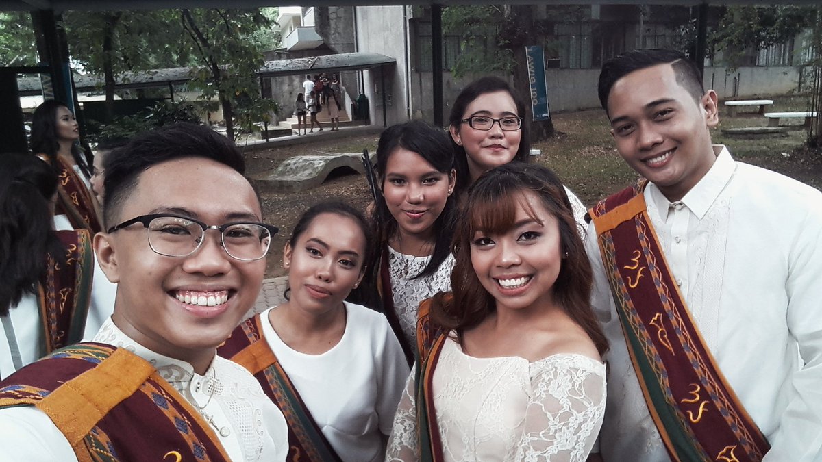 tatsdenniel's tweet photo. Me and my Sablay Squad π»π #UPCebu #Sablay2017 https://t.co/QhU83a0GA7