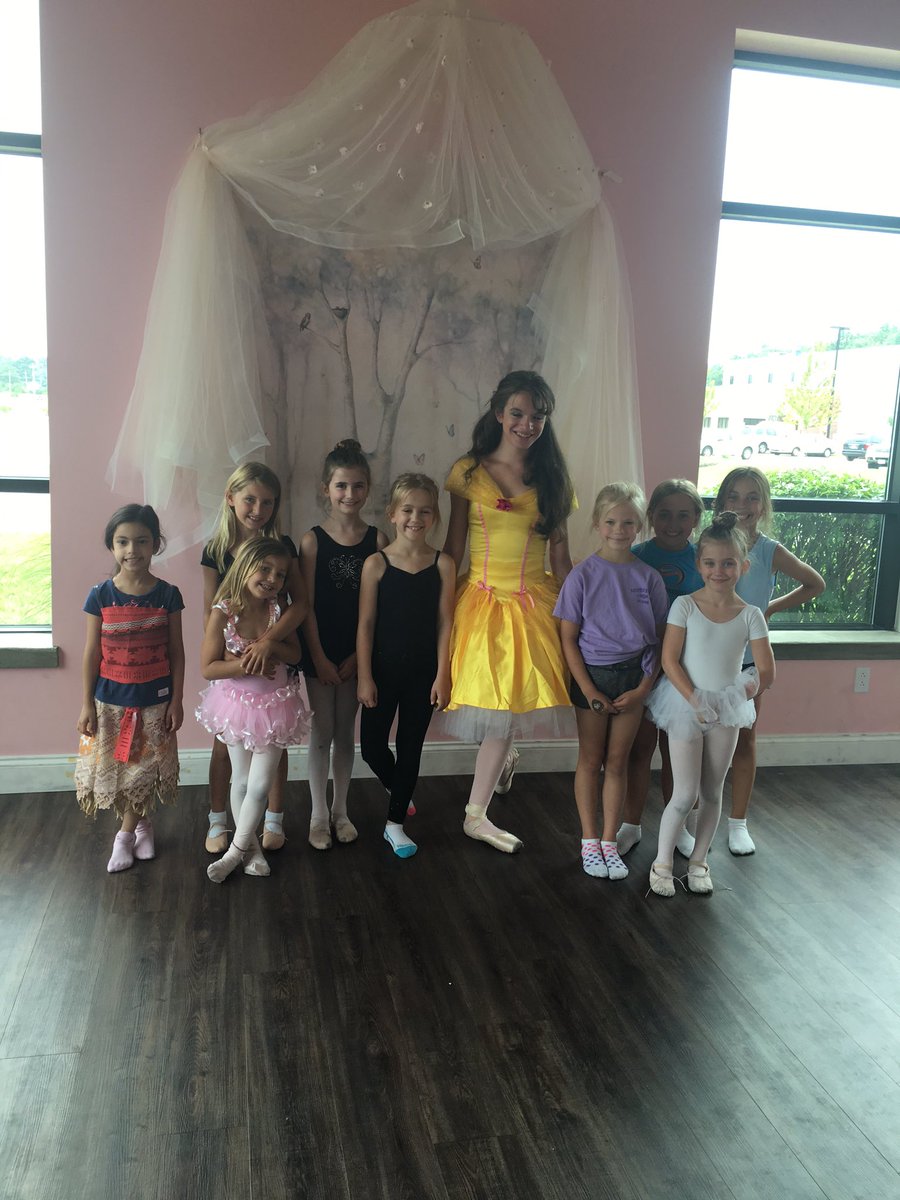 llbtheatre's tweet photo. Look who popped into our Disney Princess camp to perform? It's Belle!! #summerdancecamps #summerdanceincleveland #danceclassesinAvonOh https://t.co/CSfcImYeC4