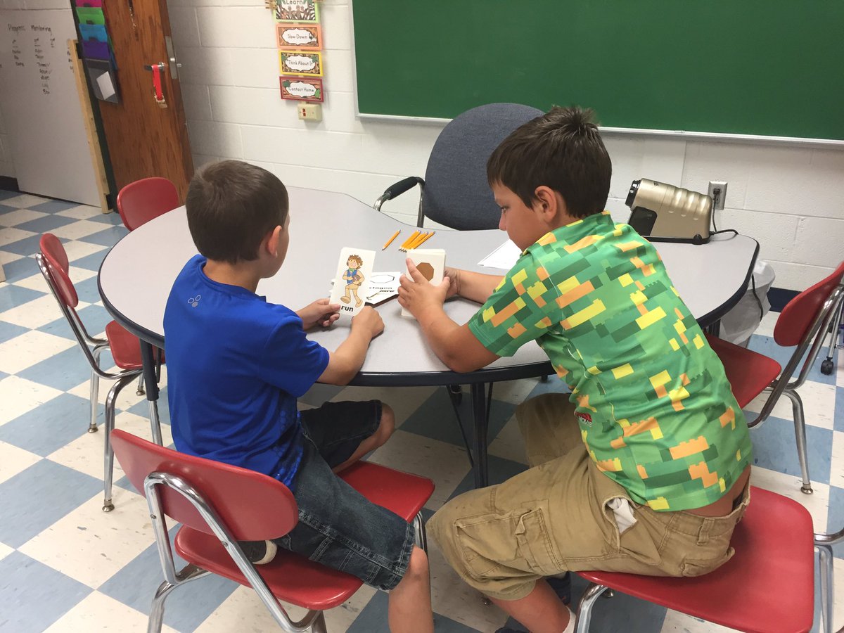 Proud teacher moment today #EF #ESY ☺️👍🏼🍎