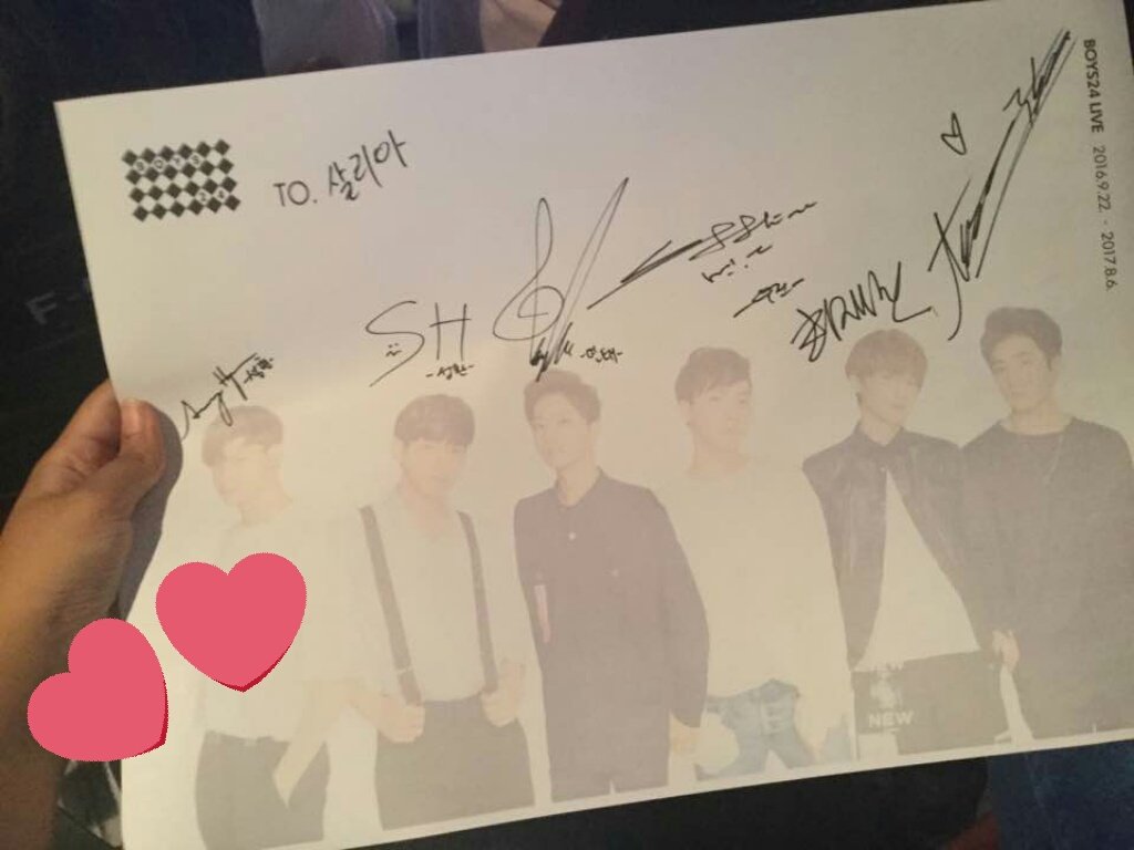 jinseoburger's tweet photo. 170713 unit purple fansign fanaccount
#BOYS24 #์๋
24 #์ ๋ํผํ #unitpurple https://t.co/9q1upTh2m9