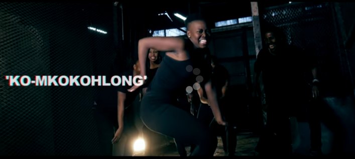 hayce_22's tweet photo. #herlhay #tayotv #SouthAfrica #Biblos #fiestablack #KoMokokotlong VIDEO: Biblos & Fiesta Black ft. Megadrum – Ko… https://t.co/WLkz1lpjcy https://t.co/GynGIUocep