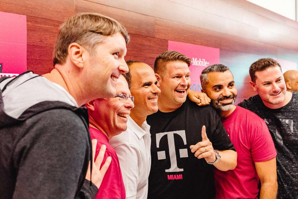 TMobileBusiness's tweet image. TBT to such a fun #ASWeek with @MarcusLemonis and our amazing @TMobileAtWork customers and friends ⚾️