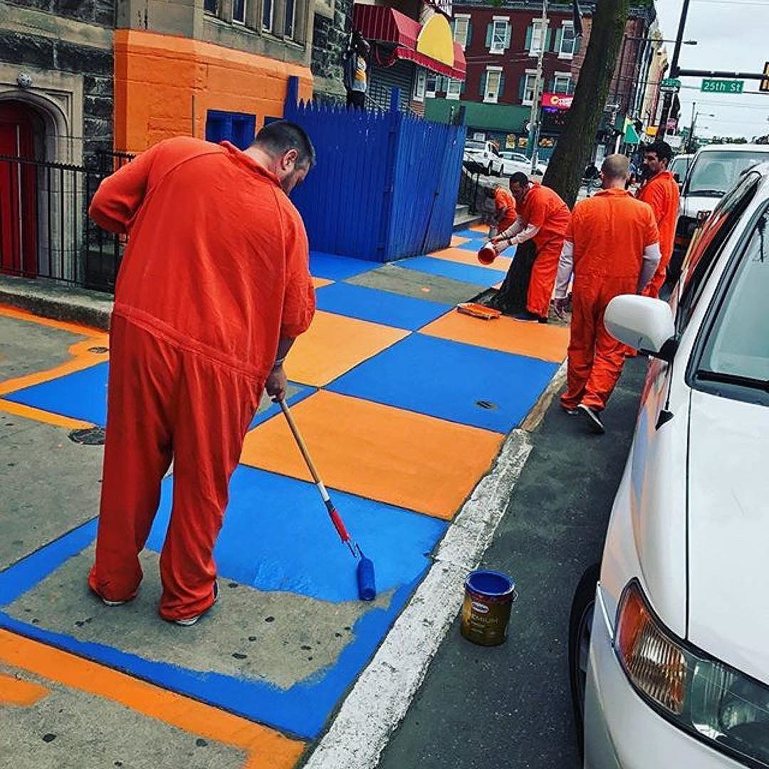 originalodaat's tweet photo. Ex-offenders helping ODAAT cleanup and beautify Lehigh Avenue #RecoveryMode #CleanPhilly #ODAAT https://t.co/lcKS4zWIEh
