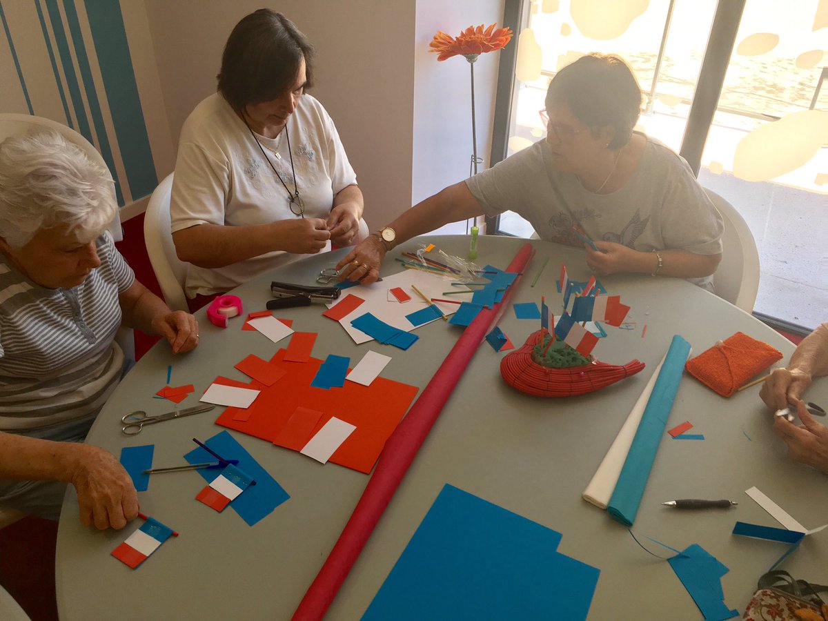 Préparation du #14juillet aux <a href="/senioriales/">Senioriales</a> de <a href="/VilledeManosque/">Ville de Manosque</a> #fetenationale #14juillet2017