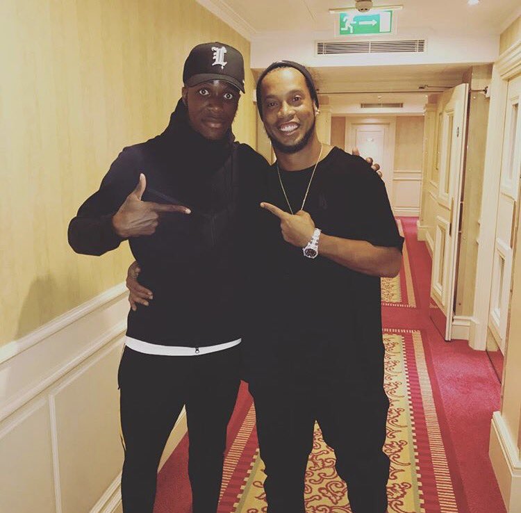 playmakers's tweet photo. โฝ๏ธ @10Ronaldinho & @wilfriedzaha
When two systems collide!!๐ฅ๐จ๐ฎ๐ง๐ท
#PlayFree #10RLive https://t.co/Zdbm4Wt97y