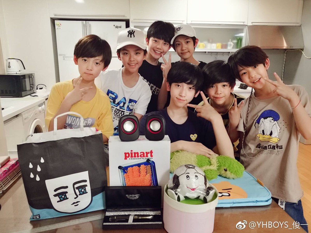 JunyiYHBoys's tweet photo. These are my presents! I'm so happy, thanks brothers 🙂 Thanks for all the wishes!
I'll continue to work hard to become the better
#YHBOYS https://t.co/6l4ztuQhxG