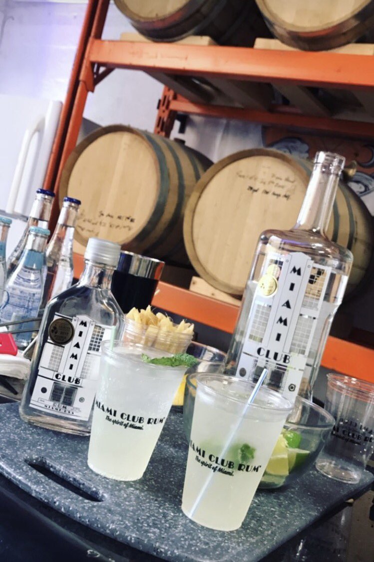 No better way to kickstart your weekend than with the best Rum Miami has to offer 🎉 
#rum #miami #miamibeach #miaminightlife