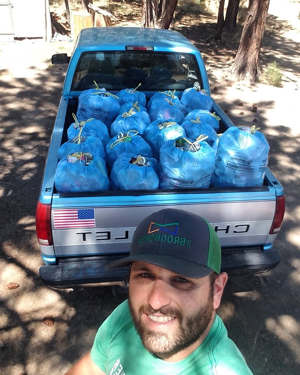 TheBroomsmen's tweet photo. FUNDRAISER ALERT: 10 bags of bottles and cans to Oregon Green Schools with @EnviroCenter and @ORBottleDrop #dropstar #recycle #inbend https://t.co/uQfecZSD6I