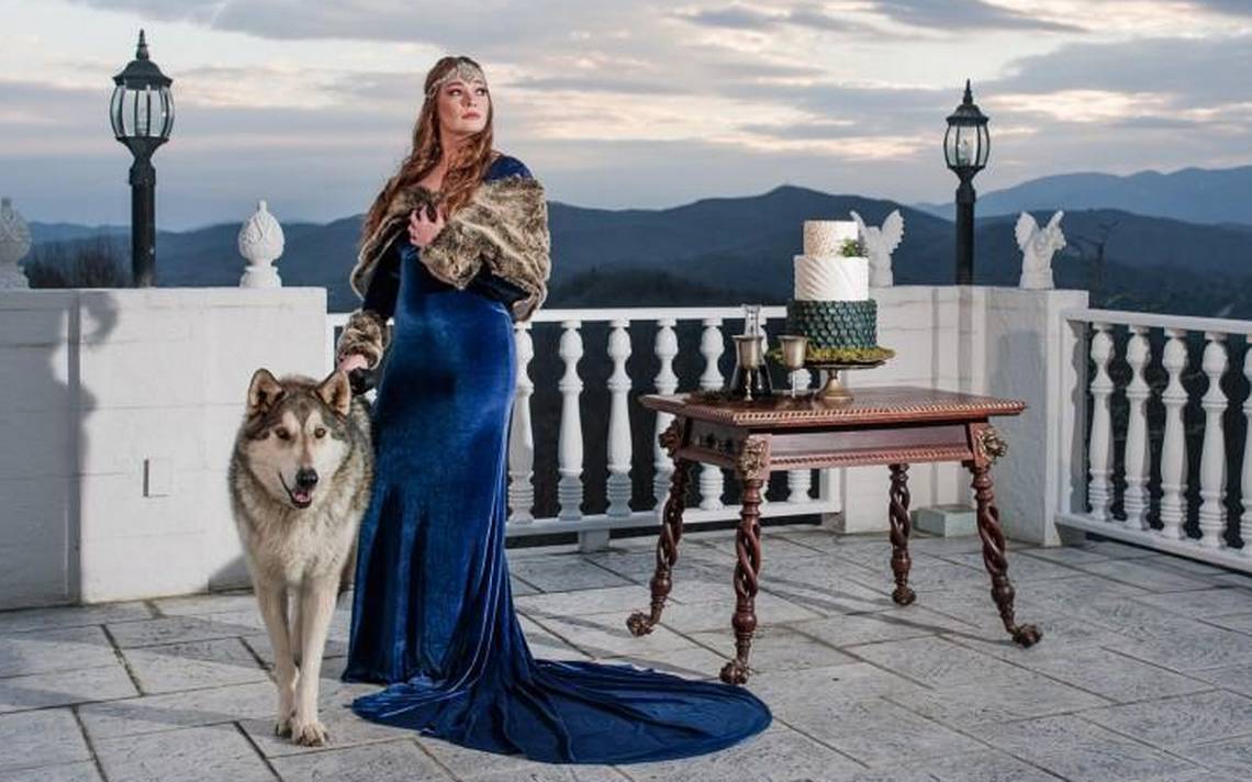Charlotte News A ‘Game of Thrones’ wedding shoot. Wait, have they heard what happens at the Red Wedding? dlvr.it/PVNBL1