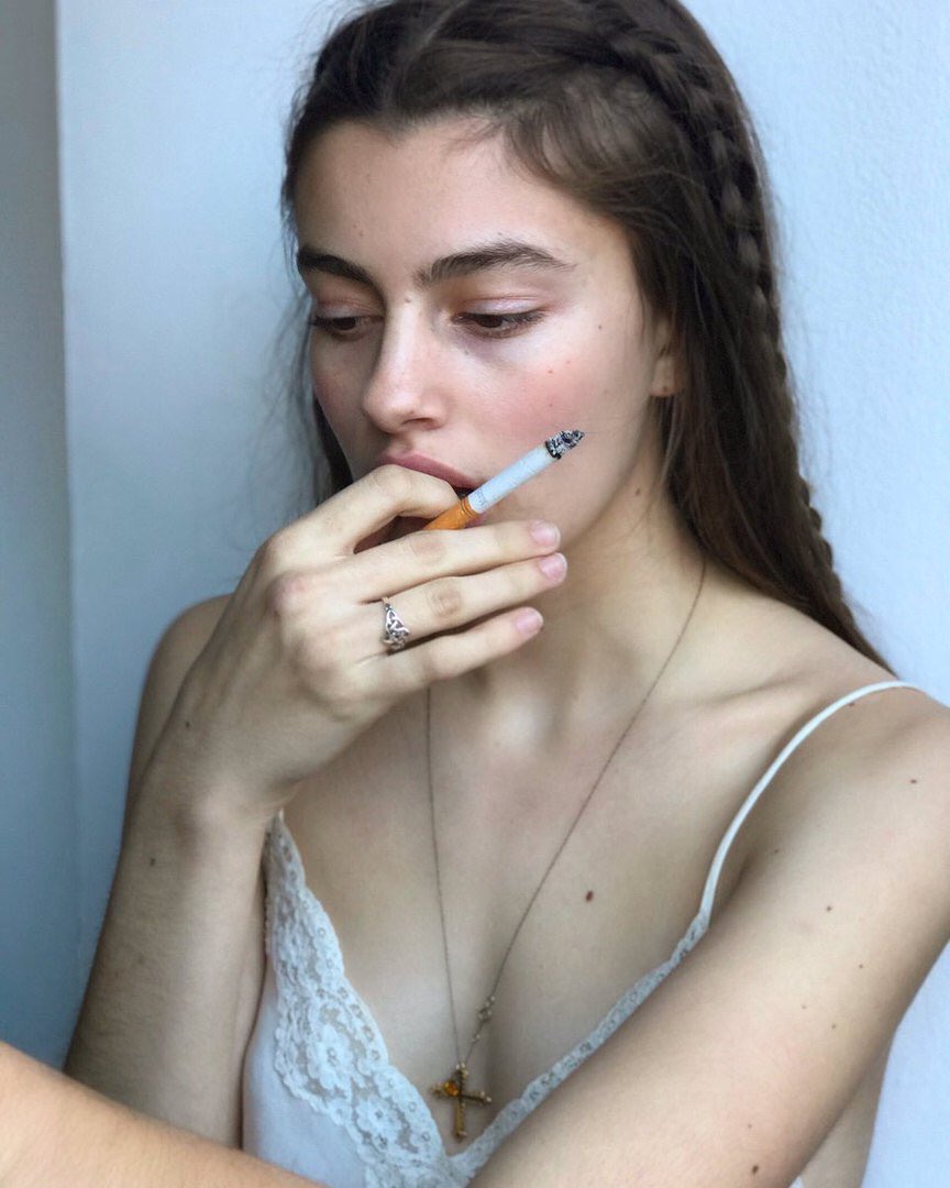 itsguccibabe's tweet photo. diana silvers is a work of art https://t.co/8QRqugwZtO
