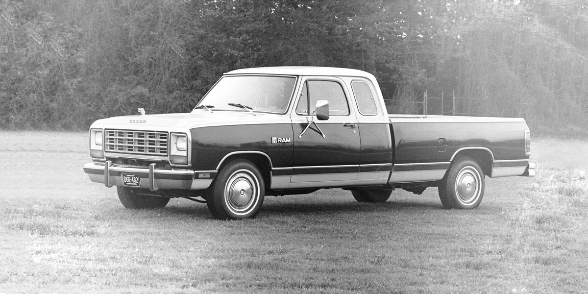 RAMdoBrasil's tweet image. A #Ram D150, introduzida em 1981, tinha uma capacidade de carga de meia tonelada e uma cabine alongada que já era sinônimo de conforto.