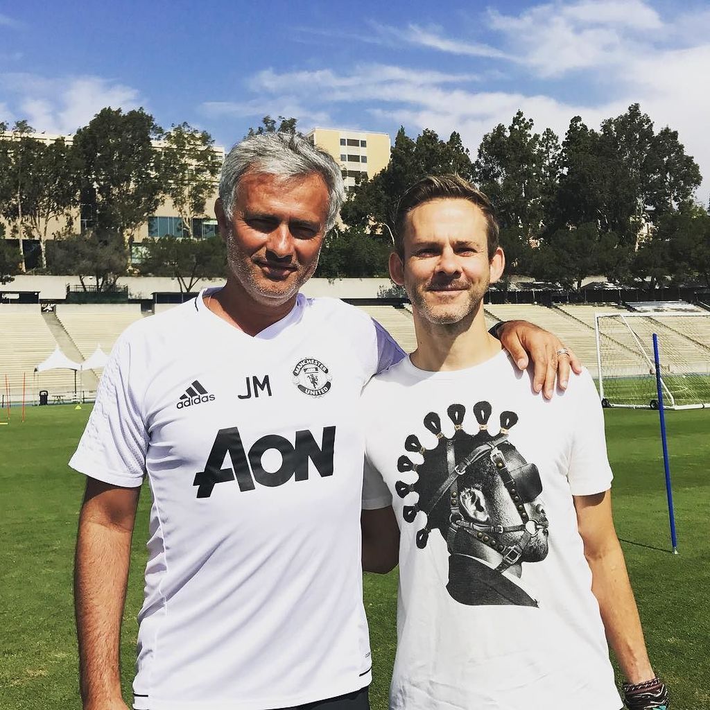 ¿Cuánto mide Dominic Monaghan? - Real height DEo8sgiXcAAStUx?format=jpg