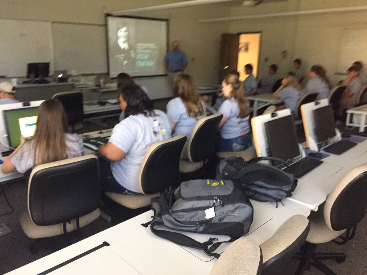UMOAgriculture's tweet photo. Day 4 of @OfficialUMO #TTFCSAEInstitute2017 @mattbrechwald talked with students this morning about Entrepreneurship and SAE #OffFarmIncome https://t.co/lnxXIxFe6J