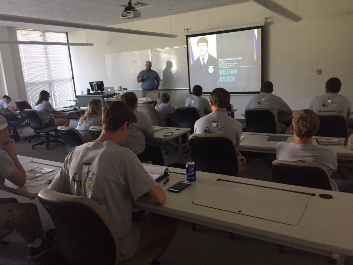 UMOAgriculture's tweet photo. Day 4 of @OfficialUMO #TTFCSAEInstitute2017 @mattbrechwald talked with students this morning about Entrepreneurship and SAE #OffFarmIncome https://t.co/lnxXIxFe6J