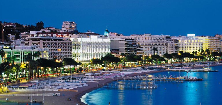 Sejourning's tweet photo. Les vacances commencent 🏝️
Optez pour Cannes ! 🏖️
#Cannes #Croisette #Vacances
La Croisette, c'est par ici:

👉 https://t.co/FZ7unllyDc https://t.co/nVBIRHO1zA