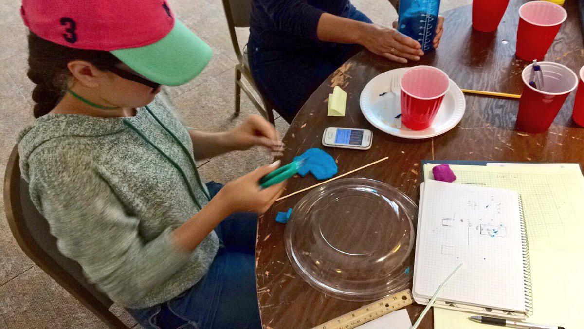 #etextiles, model houses &amp; using <a href="/makeymakey/">Makey Makey</a> to test minerals #conductivity!? These kids are rad. @CCAS_NEIU <a href="/NSF/">U.S. National Science Foundation</a>