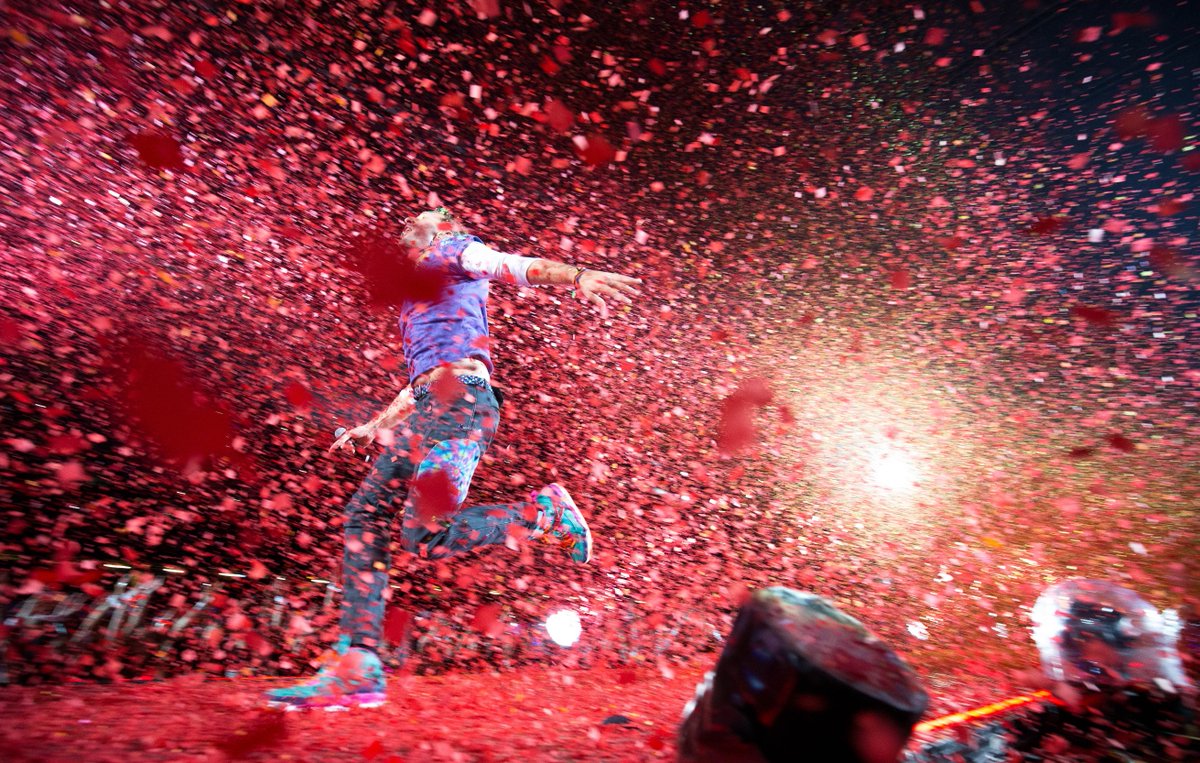 principalitysta's tweet photo. 🎫🎫So what did you make of @coldplay ? Here's our own review from the first show https://t.co/DGKkqzHJAk 🎤🎹🎸#ColdplayCardiff https://t.co/QdeARirp2X