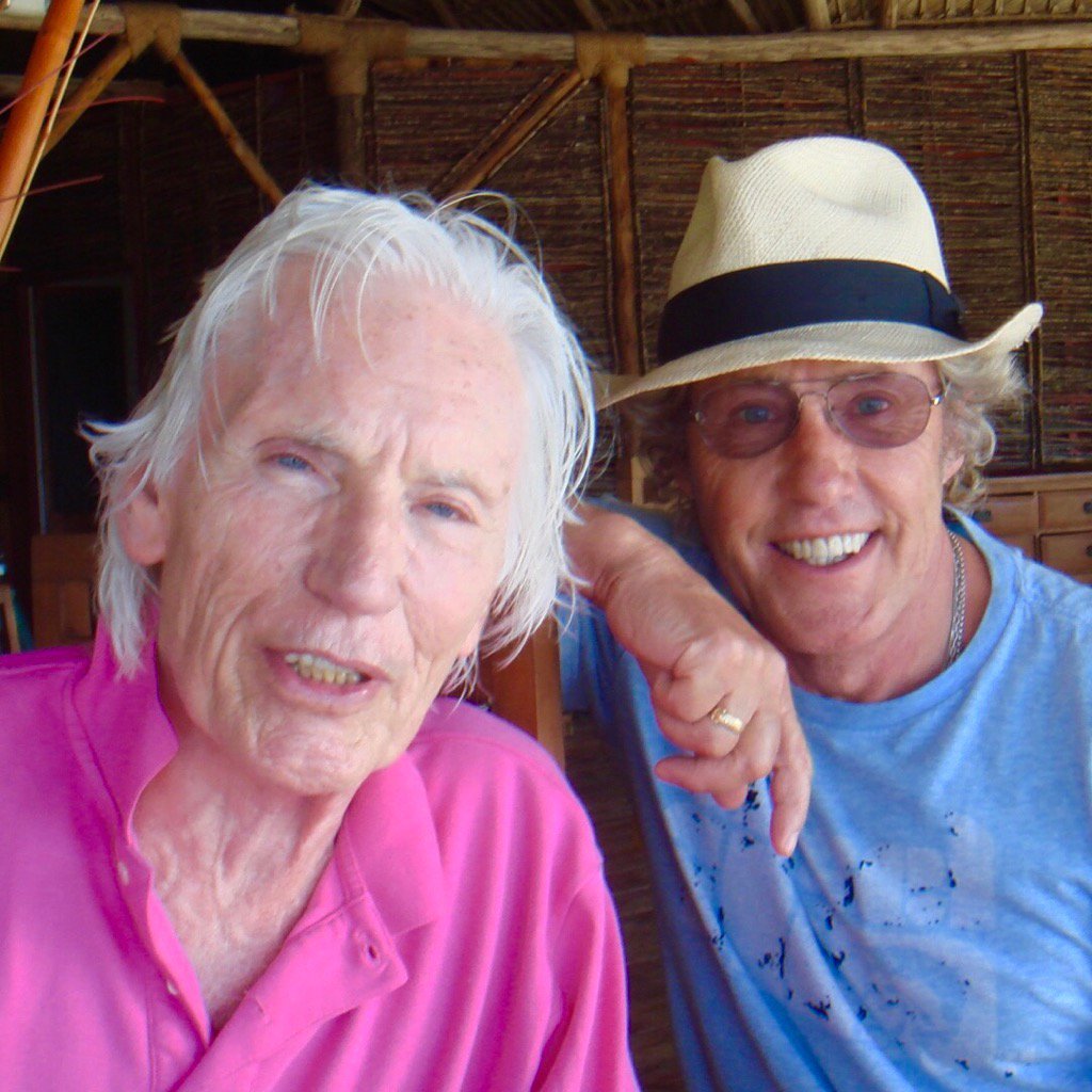 CalixteStamp's tweet image. #tbt #ChrisStamp (white face sun screen!) &amp;amp; #RogerDaltrey in #Nevis #2010 🌊 #Fun #Sun 🌞 #Friends 💗 @lambertstampmov