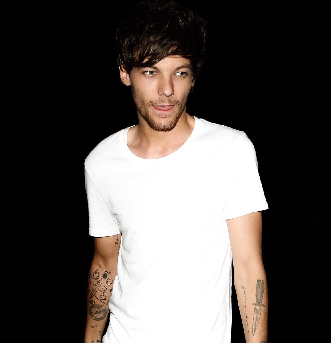 liveforloueh's tweet photo. #8DaysUntilBackToYou https://t.co/eTz1iMKAVs