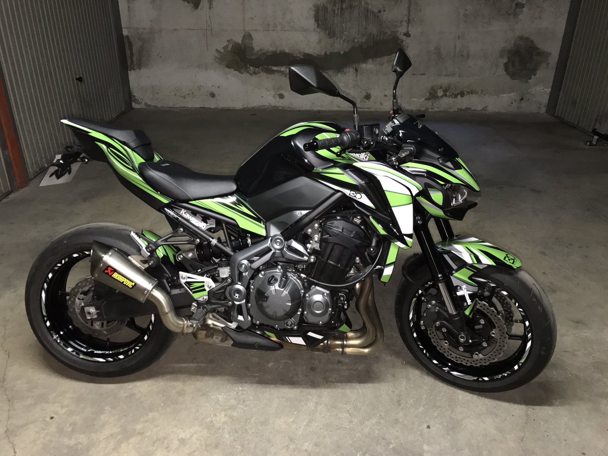 Kawasaki 900