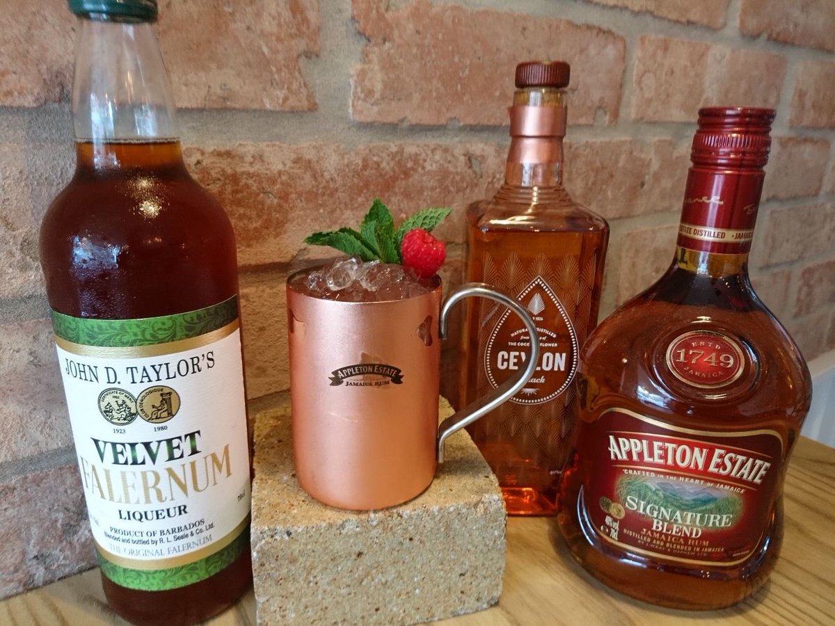 mesatapasbar's tweet photo. Come and join us for some tremendous booze. It's the start of the weekend mind! https://t.co/cSU7SSkgL5
