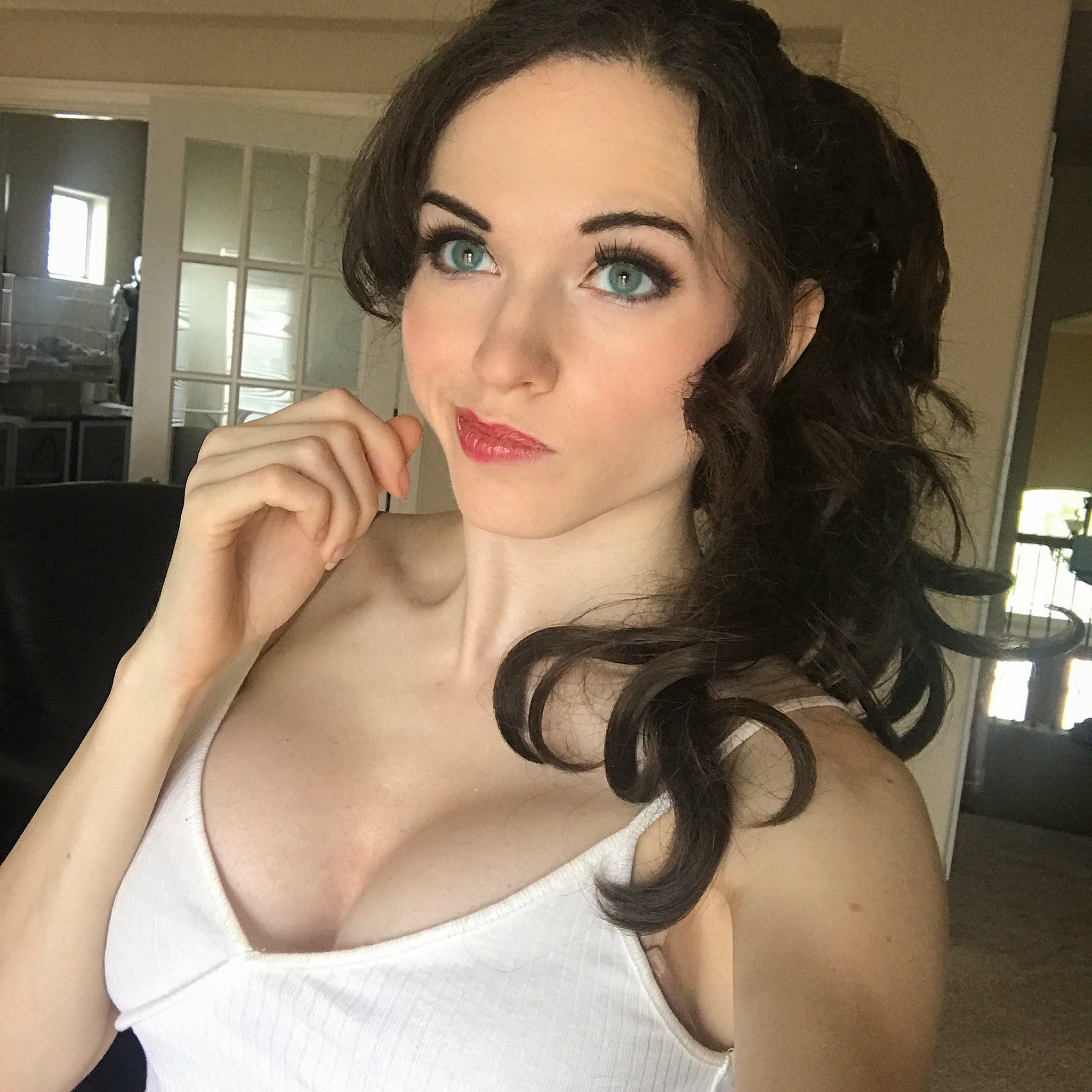 Amouranth på Twitter.