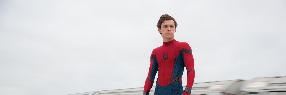 Том холланд 1 часть. Spider man Tom Holland. Обои с человеком пауком том Холланд.