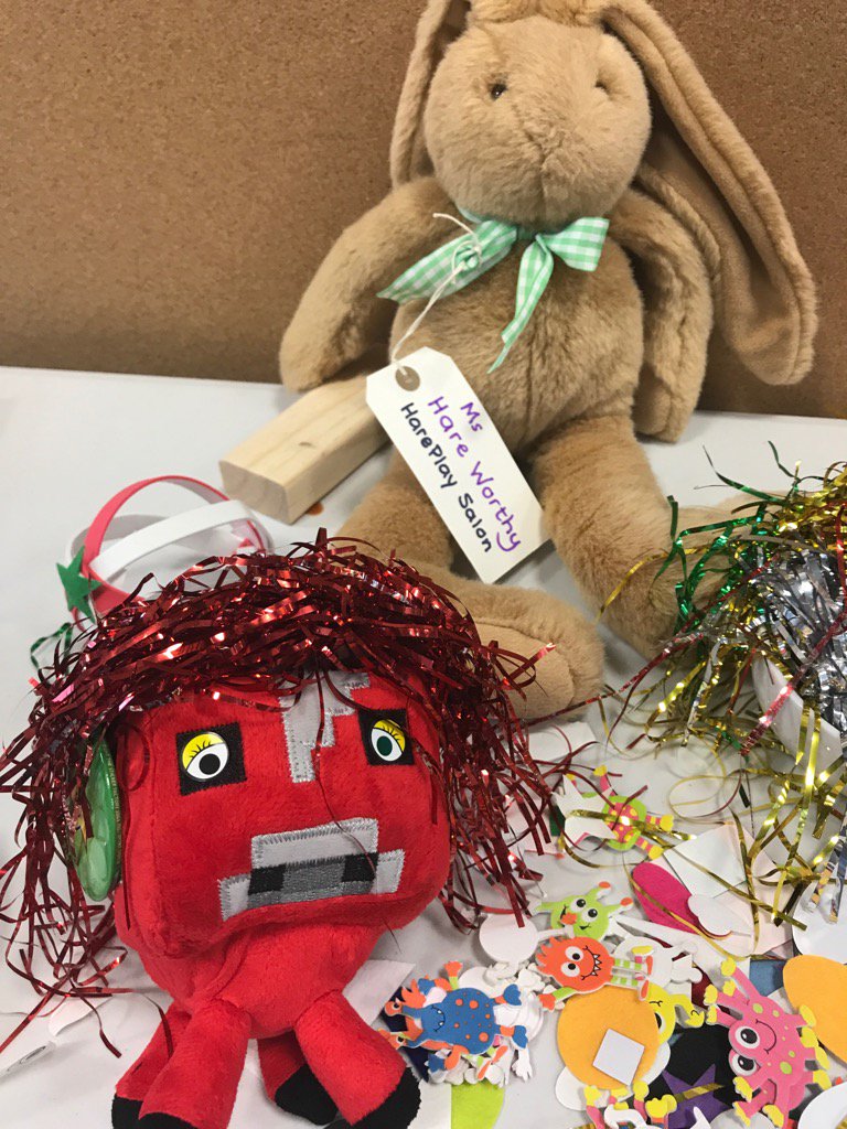 PlayfulMoosh's tweet photo. Getting my makeover from Ms Hare Worthy at the salon... #playlearn17 https://t.co/XZBxvZZWrB