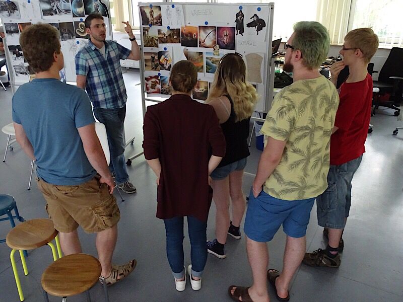InfoMediaDesign's tweet photo. Spontaner Kurzvortrag zu #Creative #Producing von Prof. Hebel im Gründerzentrum der #SRH #Heidelberg. Gut, wenn der Experte Büronachbar ist. https://t.co/jUF5SFxi7i