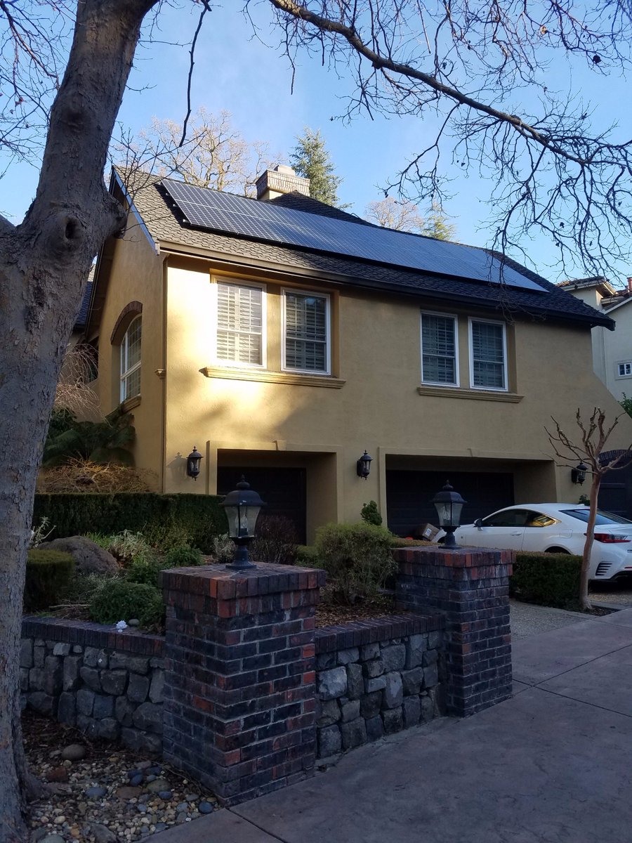 SolarSystemINC's tweet image. We installed 30 LG 320 panels on this home.